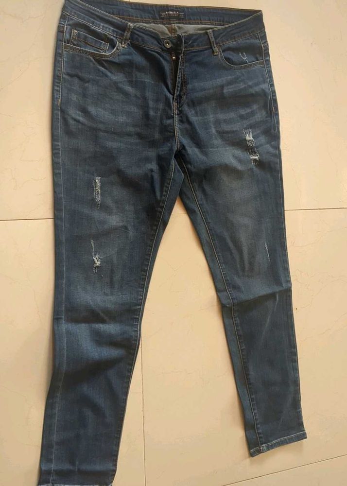 Distressed Blue Denim ladies Jeans low waist