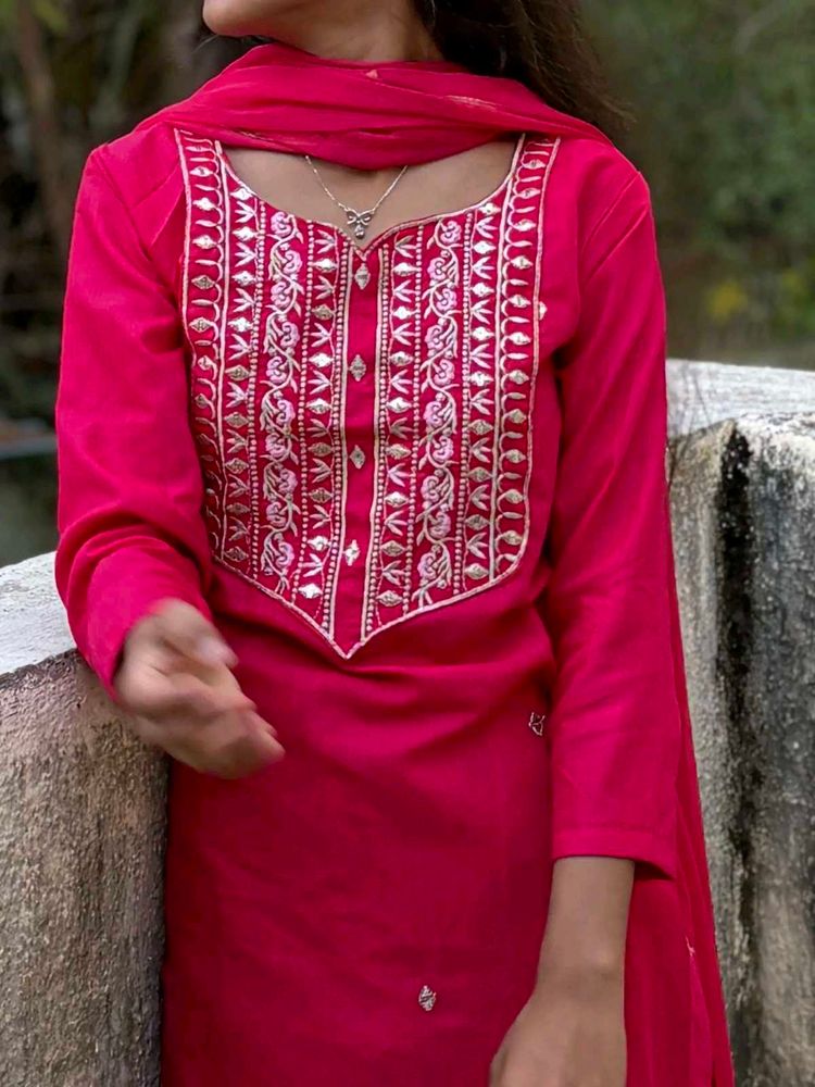 Elegant Pink Embroidered Kurti Set.  size- M