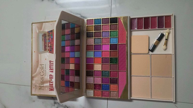 Miss Gold Make-Up Artist Palette