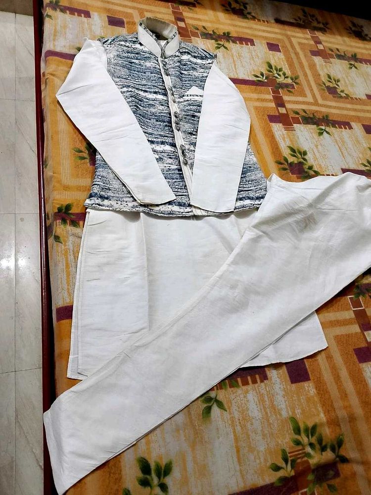 Men's Kurta Pajama with Patterned Vest