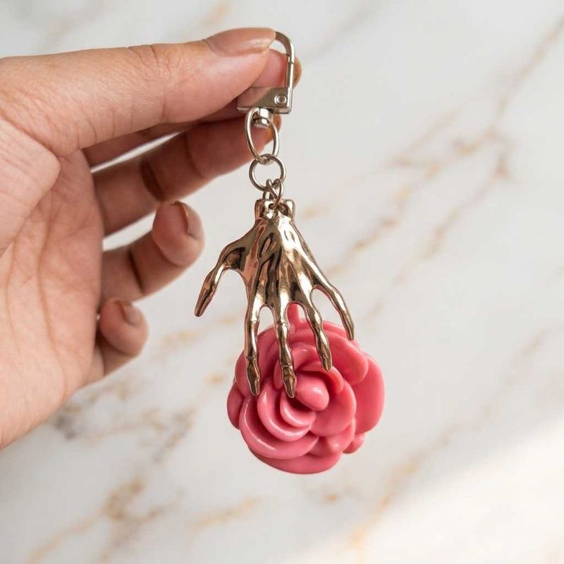 Unique Gothic Hand &amp; Rose Tint Keychain