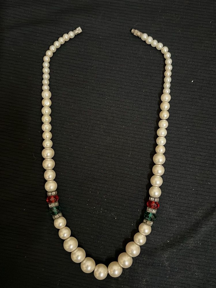 Elegant Faux Pearl Necklace with Crystal Accents