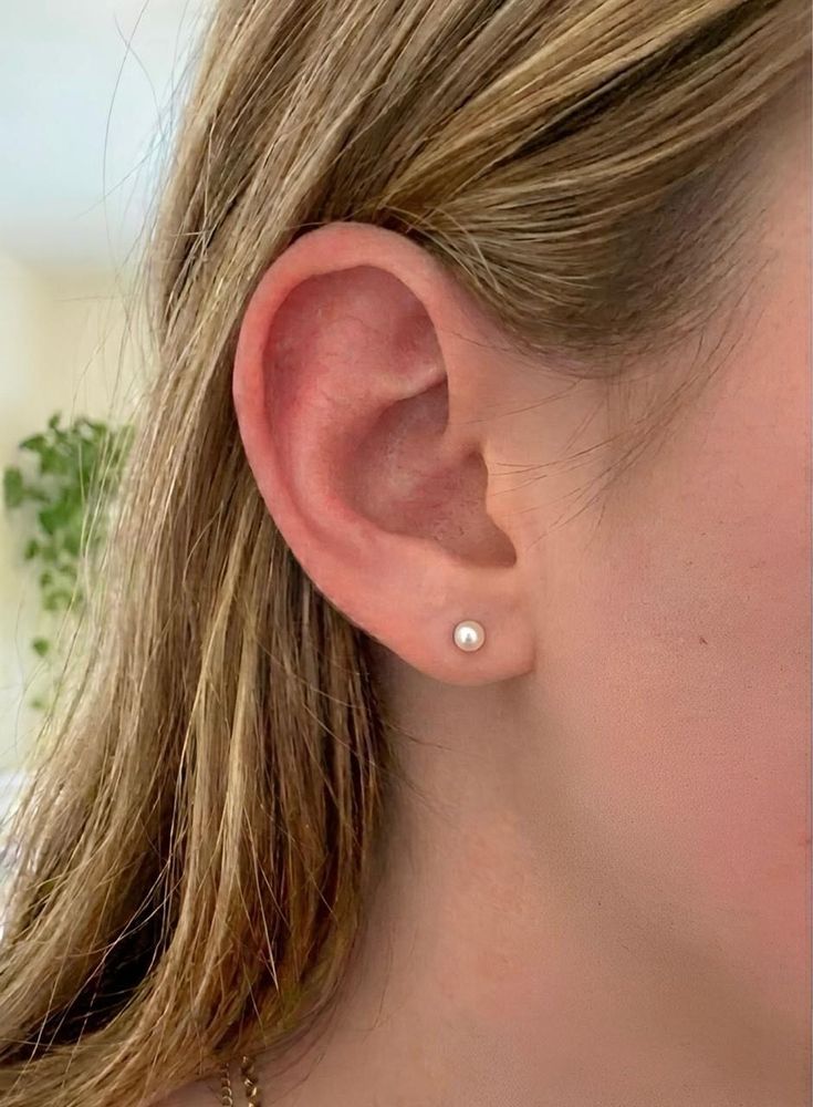 Elegant Simple Pearl Stud Earrings