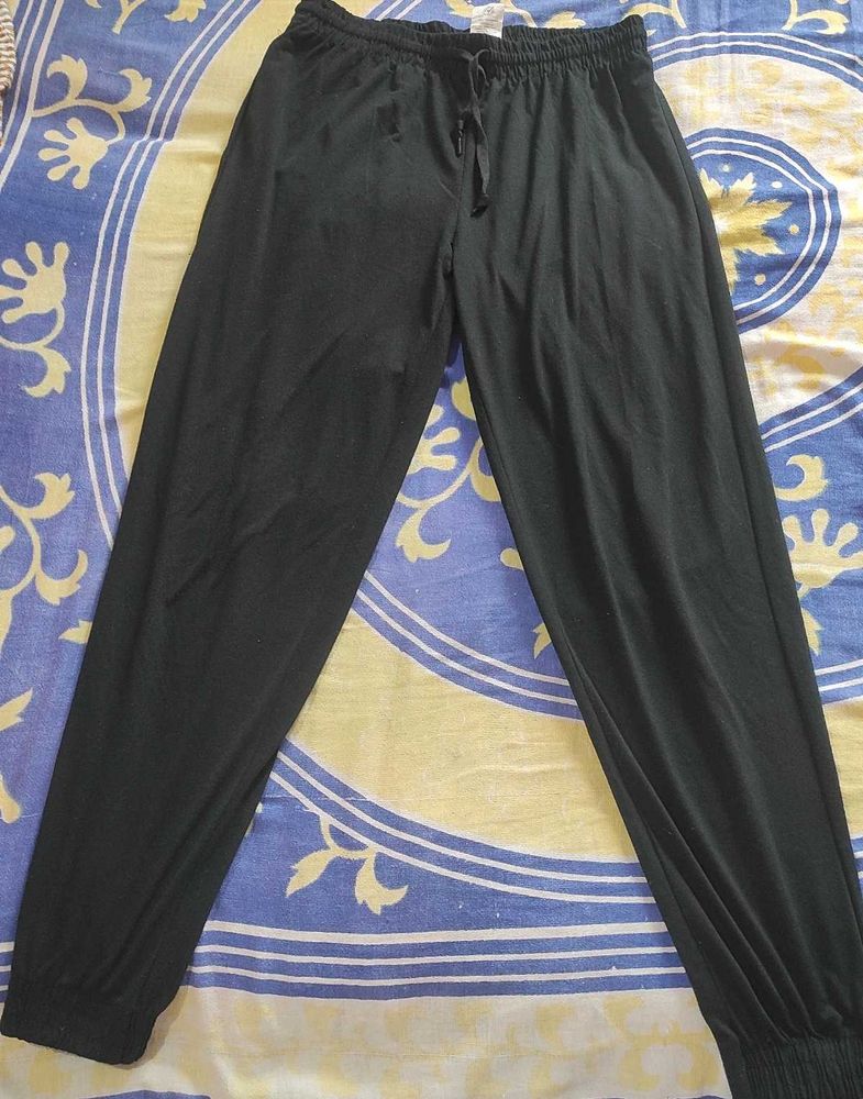 Black jogger pant