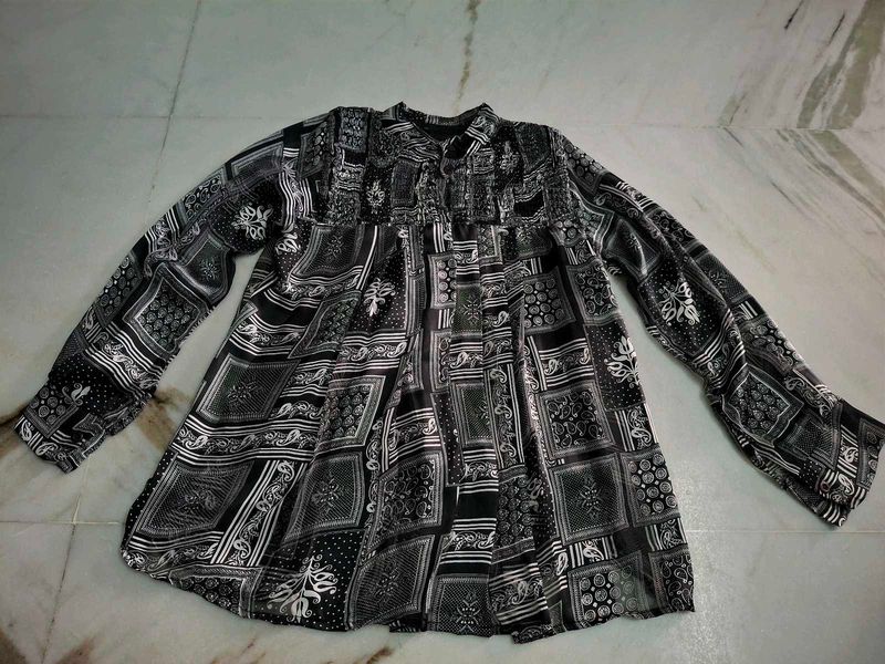 Stylish Black &amp; White Printed Kurta