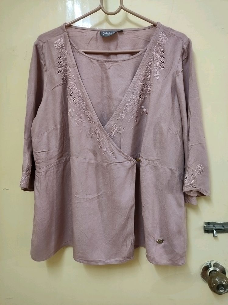 Gia Curves Plus size Beautiful Top