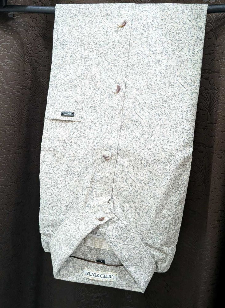 Men's Patterned Button-Down Shirt