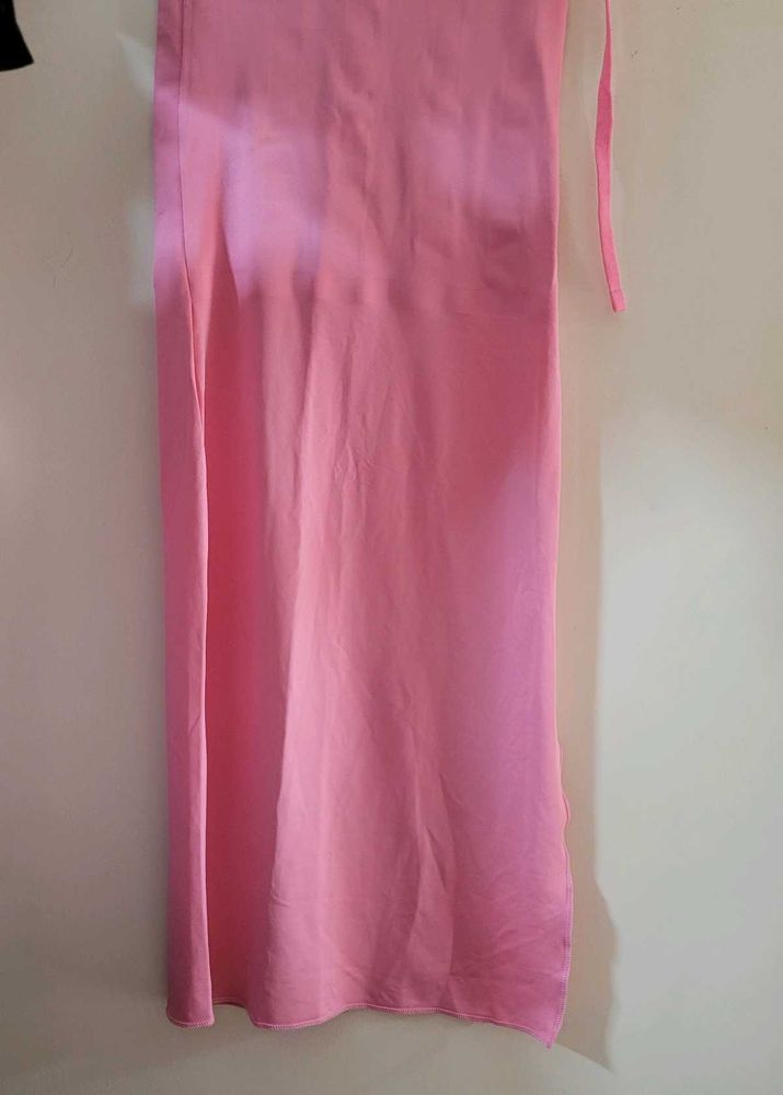 Pink colour saree shapewear or petticoat