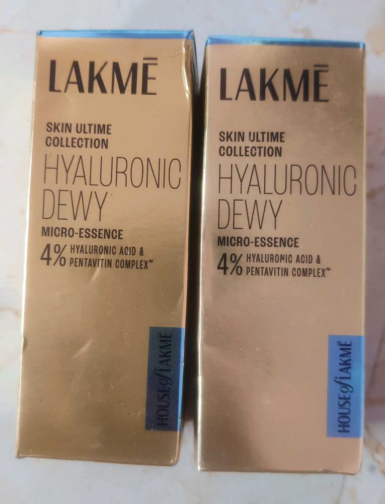 Lakme Hyaluronic Dewy Micro-Essence