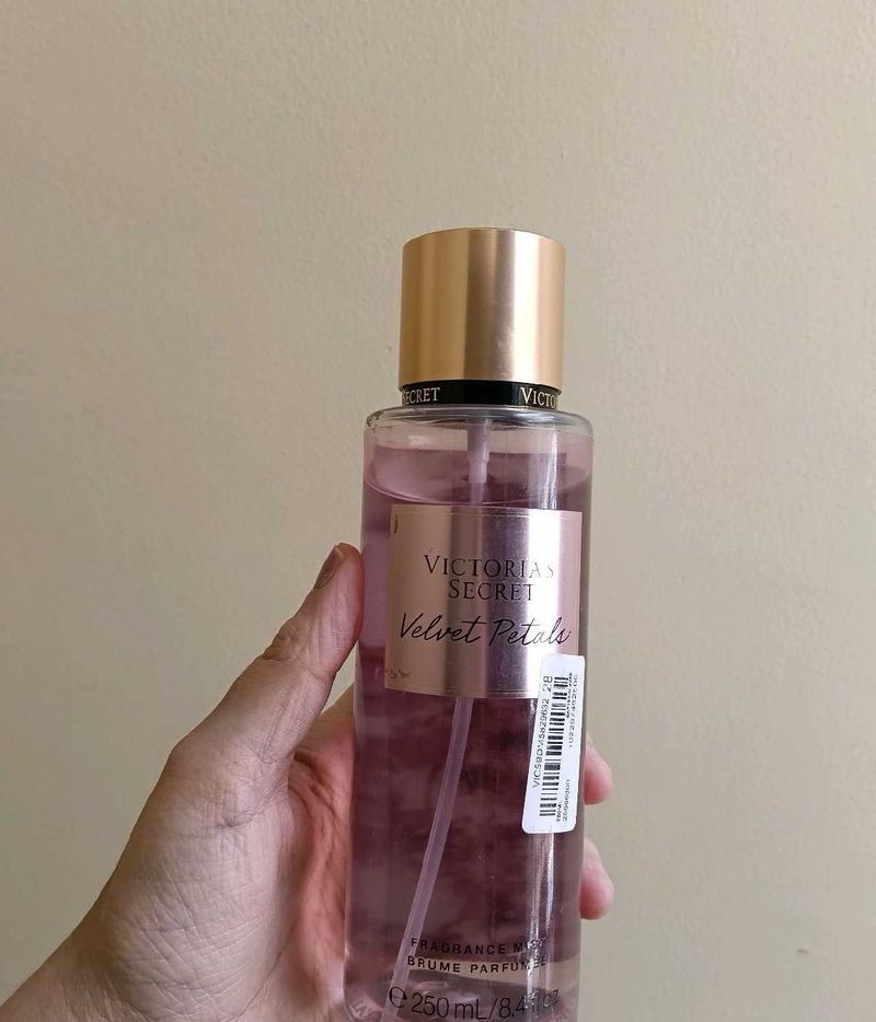 Victoria's Secret Velvet Petals Body Mist