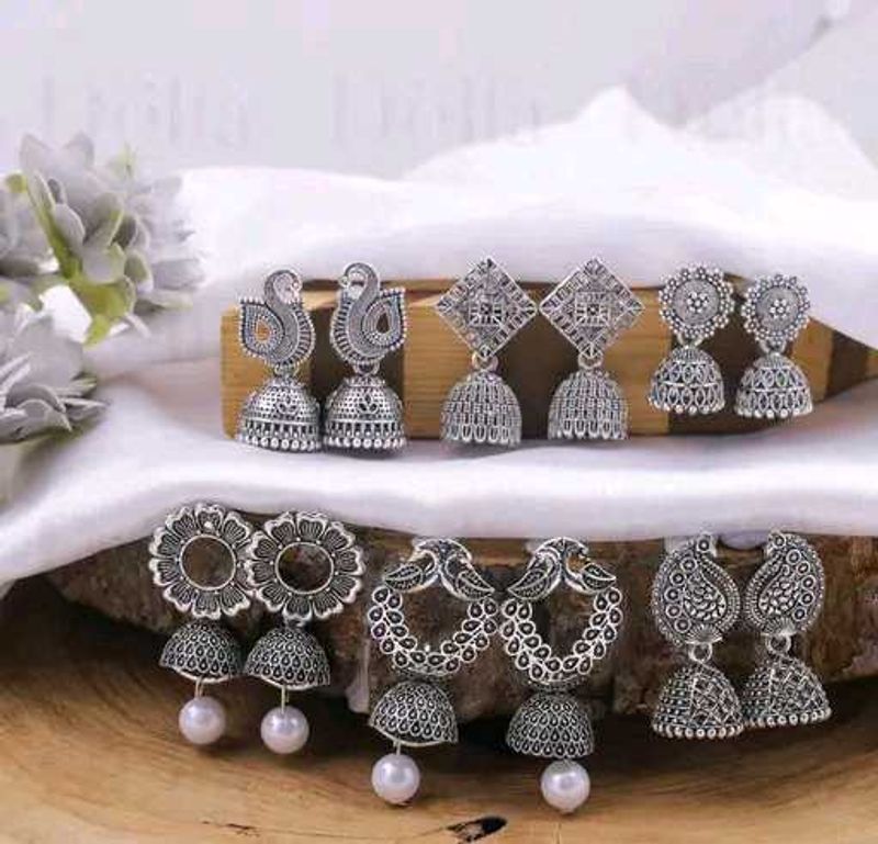 pack of 6 classy earrings...