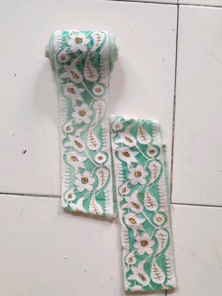 Green &amp; White Floral Lace Trim