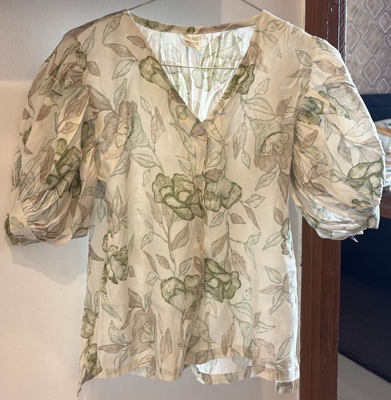 Floral Print Puff Sleeve Top