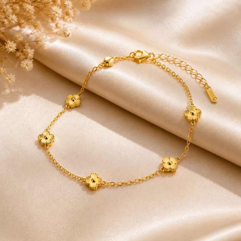 Elegant Clover Bracelet