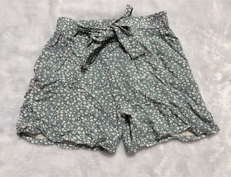 Cute Floral Print Shorts