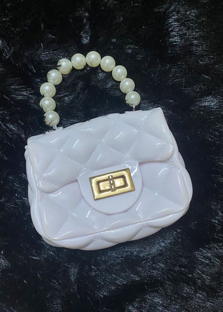 Chic White Quilted Pearl Handle Clutch