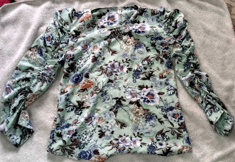 Floral Print Long Sleeve Top