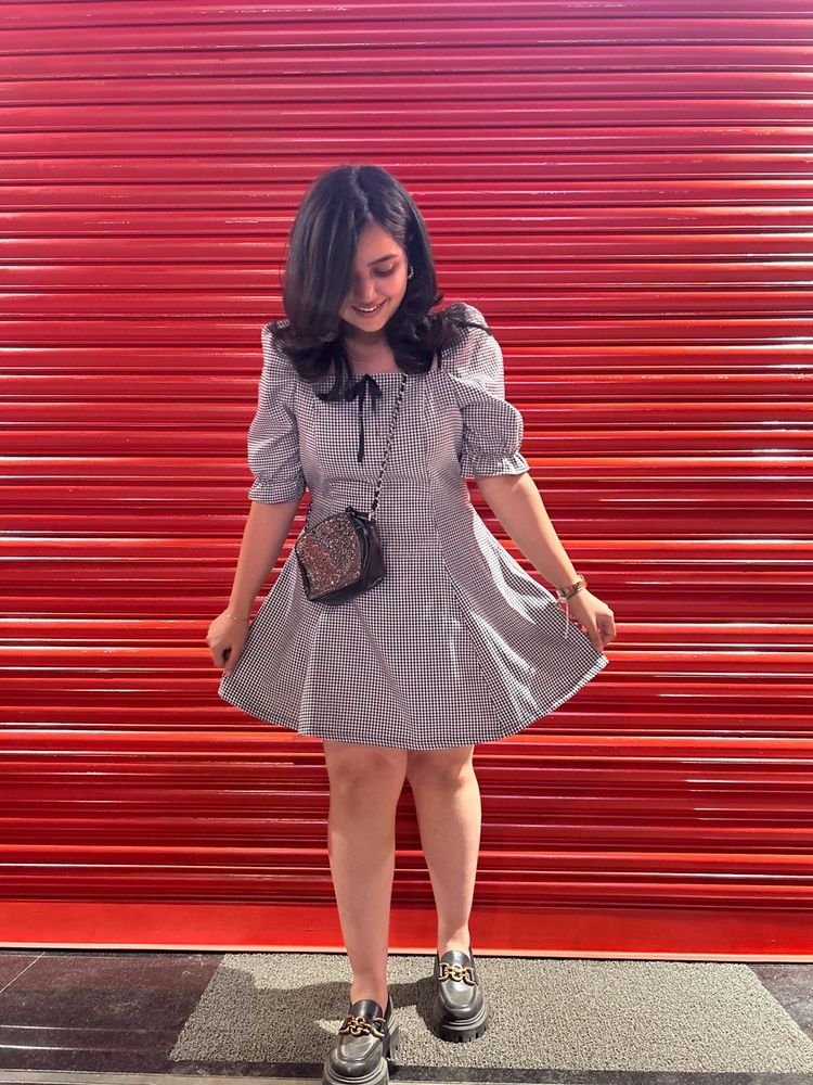 Chic Gingham Puff Sleeve Dress