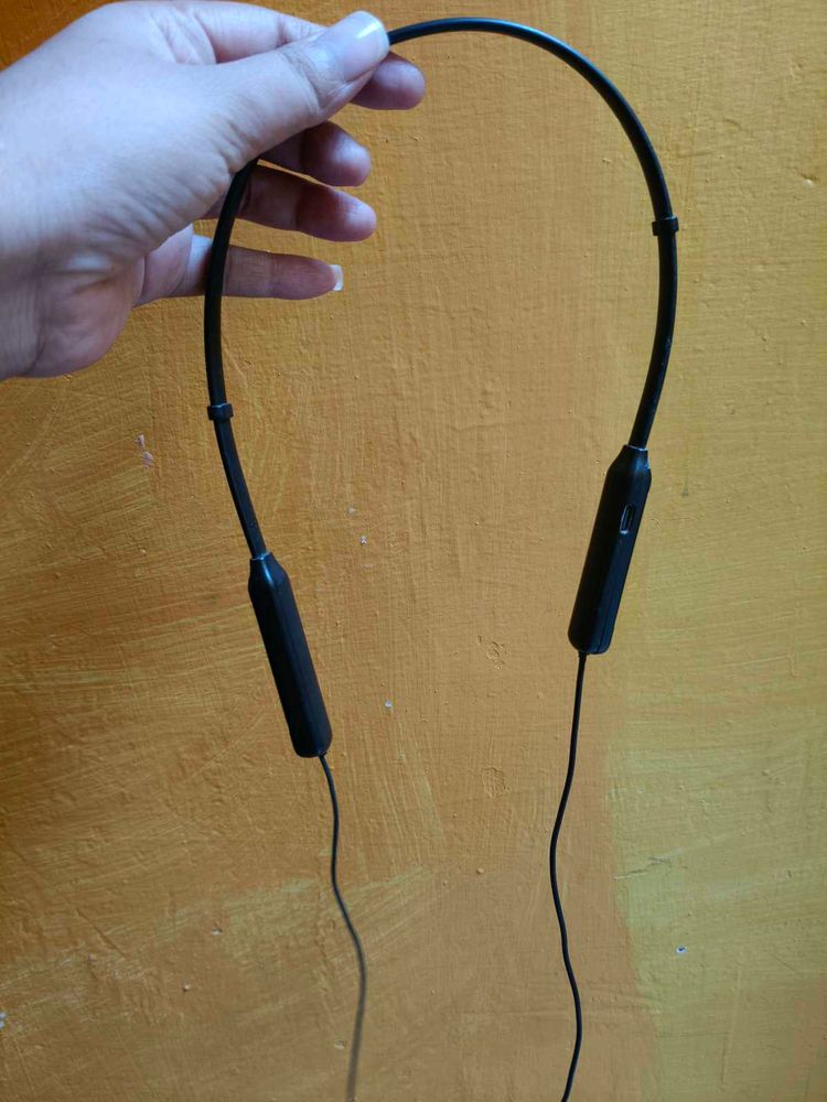 Wireless Neckband Earphones