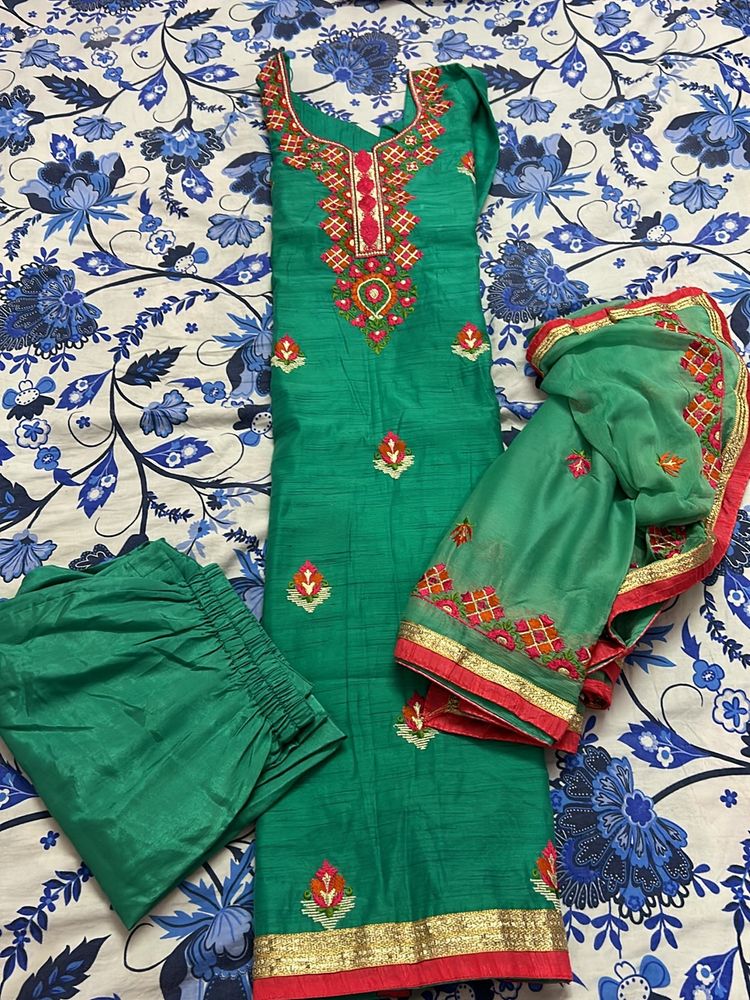 Green Colour Suit Set