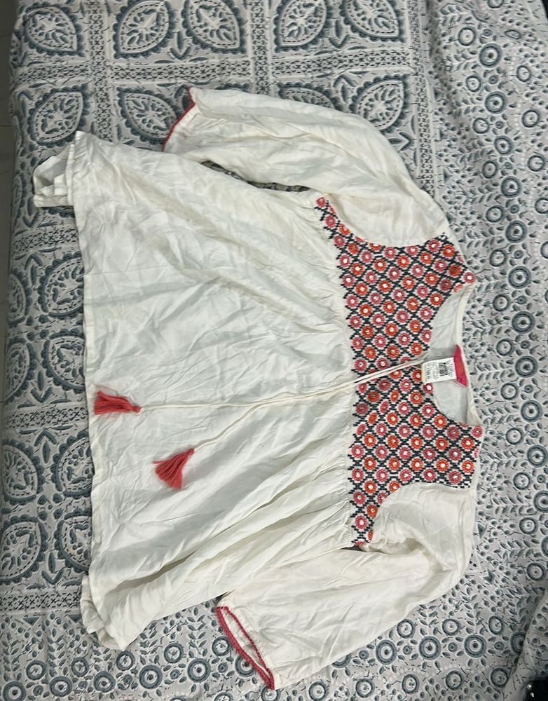 Embroidered White Tassel Kurta
