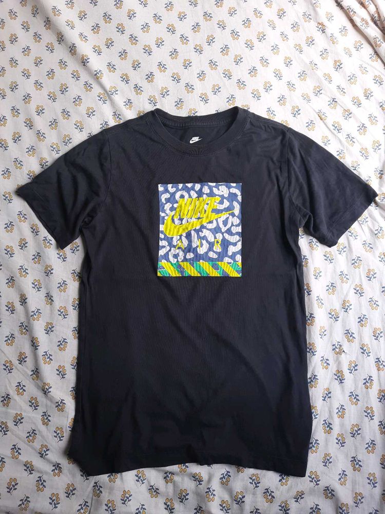 Nike Graphic T-Shirt