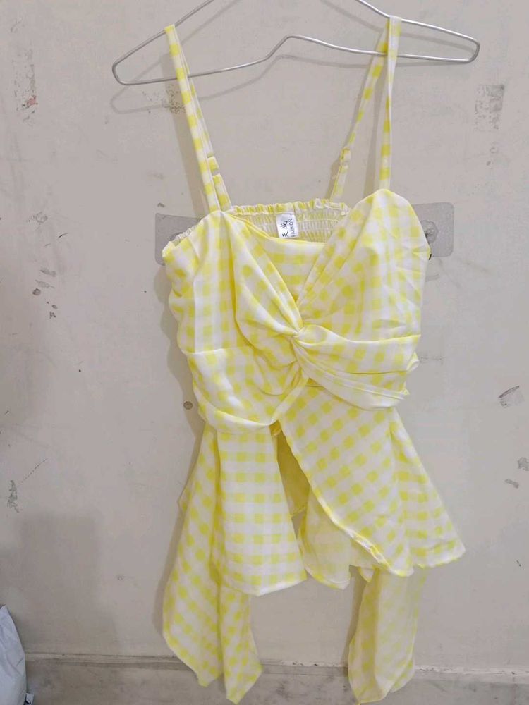 butter yellow top
