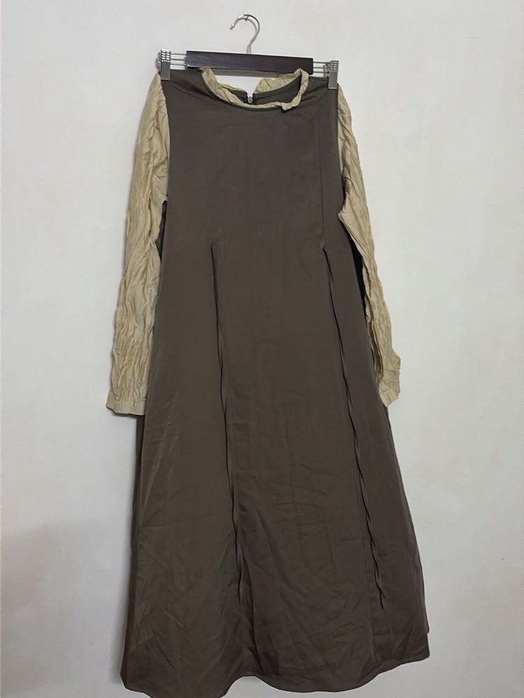 Elegant Two-Tone Maxi Dress