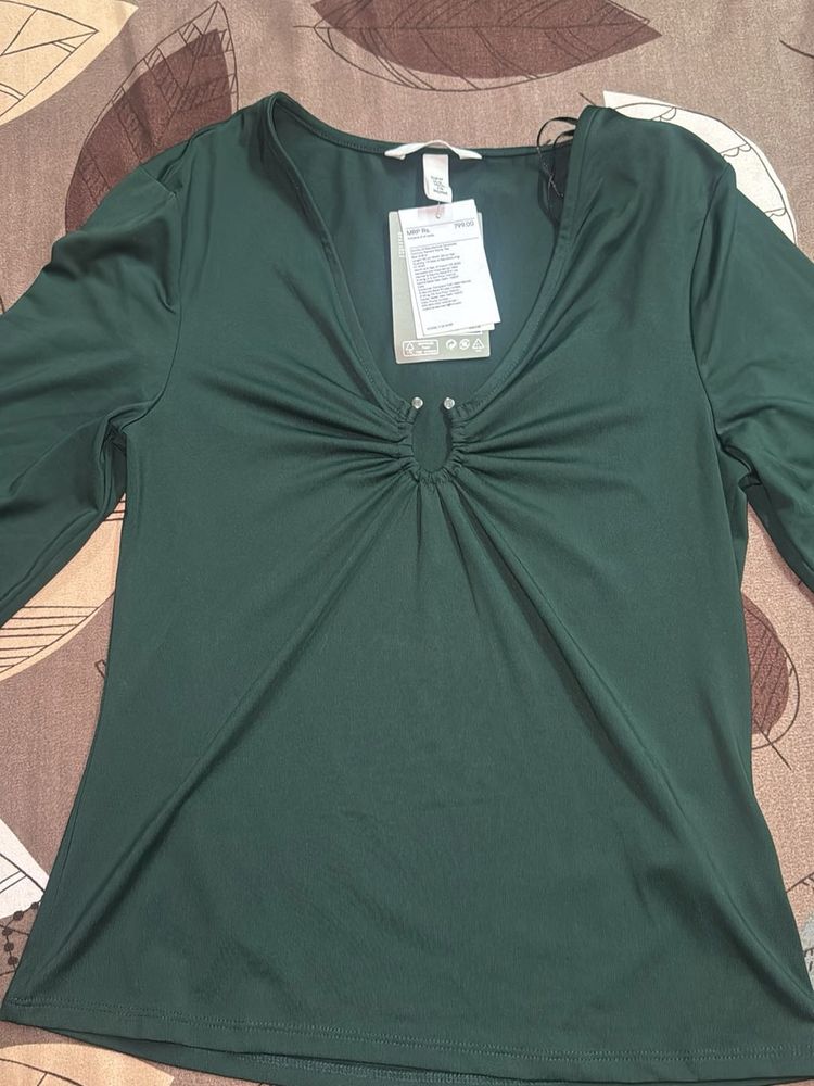 Elegant Green V-Neck Top