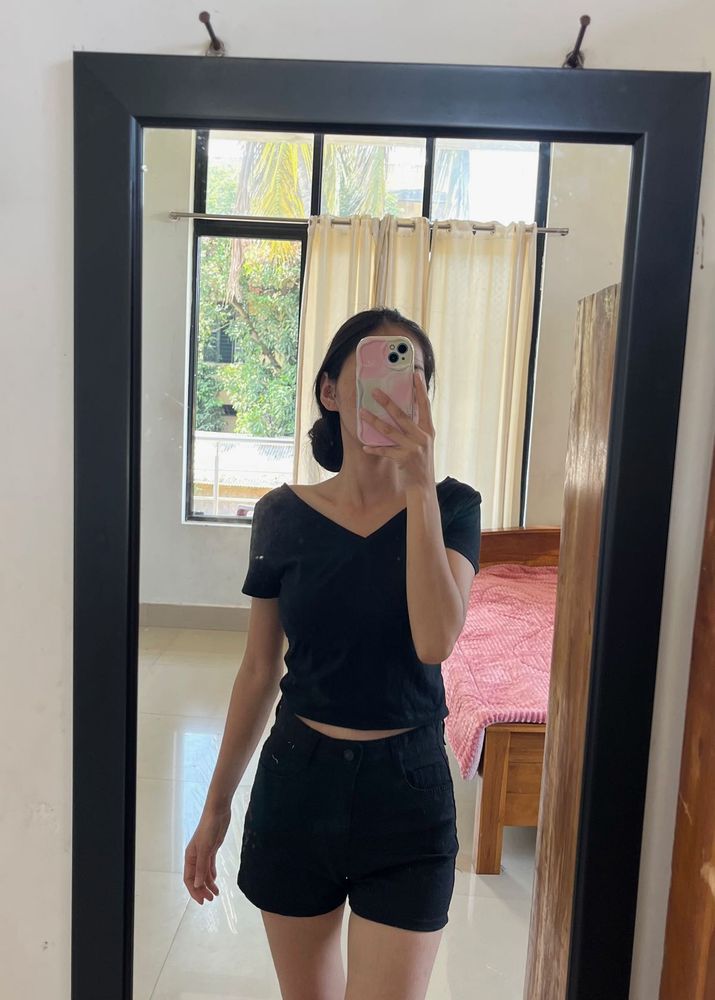 women’s crop top