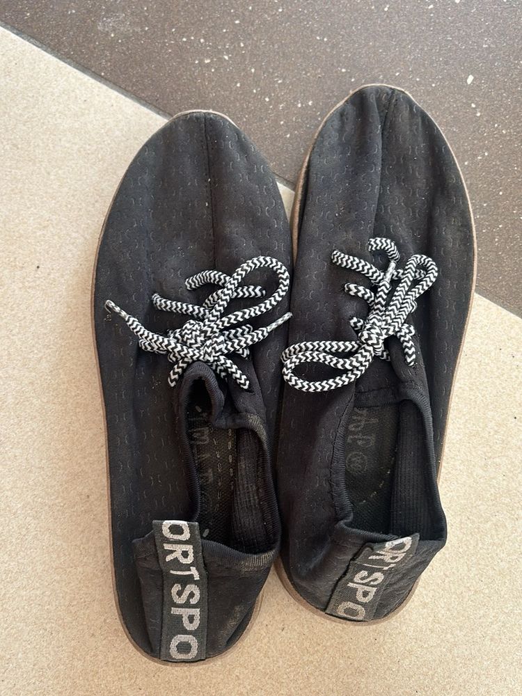 Black Casual Sneakers