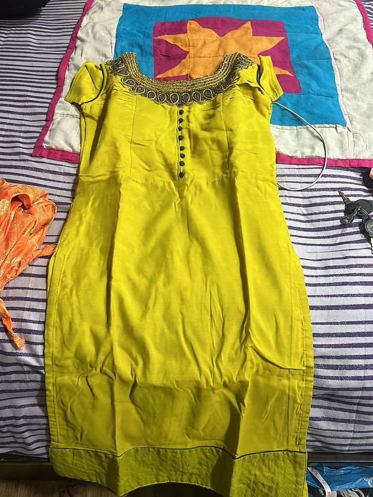 Straight A Line Kurta &amp; Othni Set