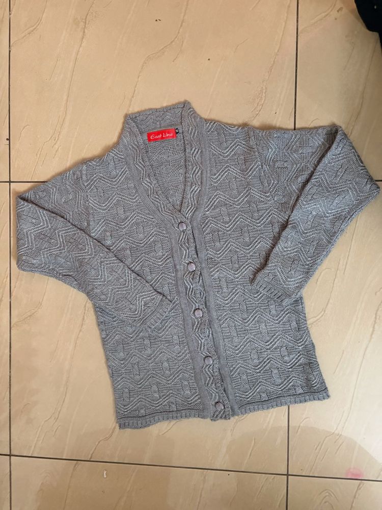Chic Grey Knitted Cardigan