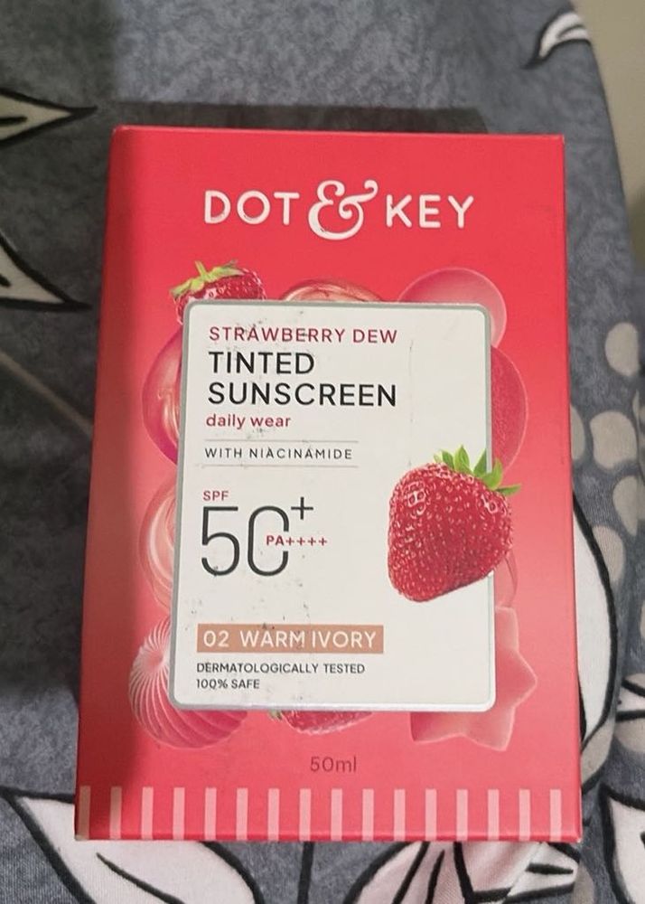 Dot &amp; Key Strawberry Dew Tinted Sunscreen
