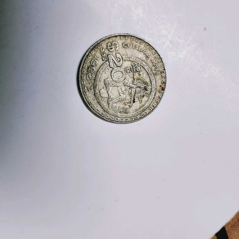1982 Mexican 20 Pesos coin.