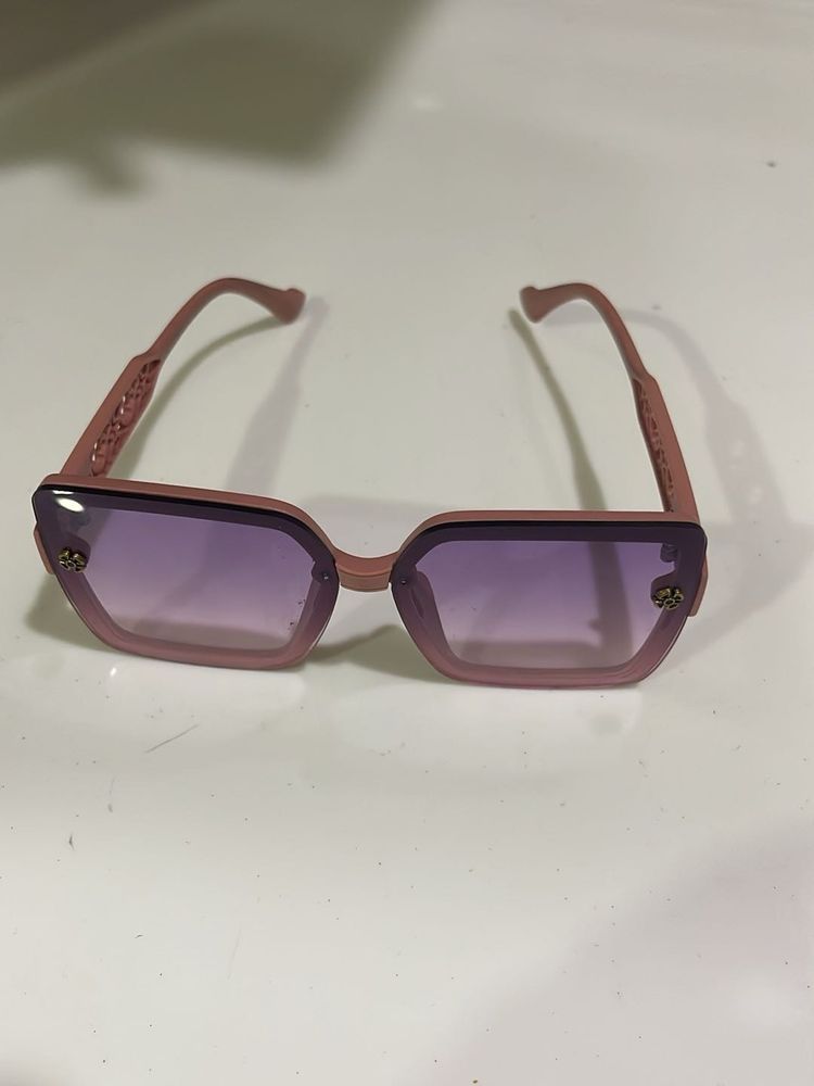 Chic Pink Square Sunglasses