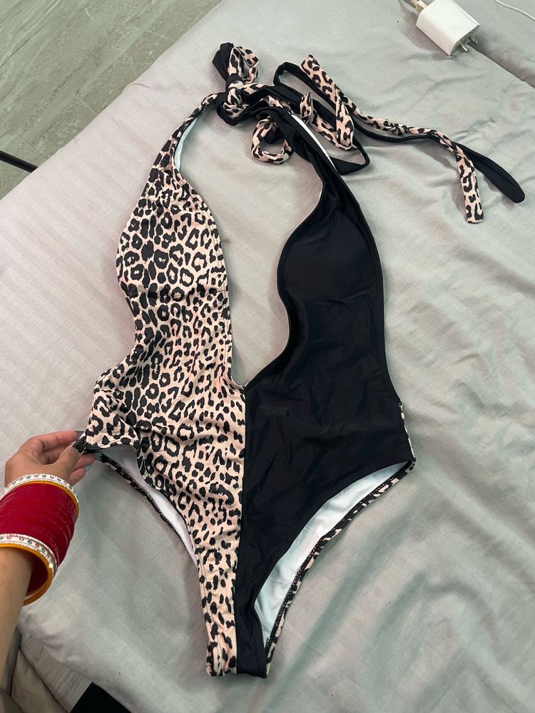 Leopard Print bodysuit