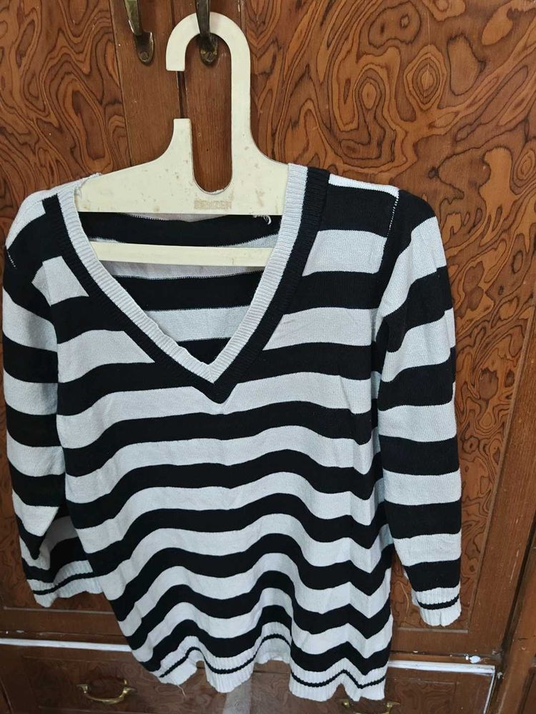 Chic Striped V-Neck Sweater Top