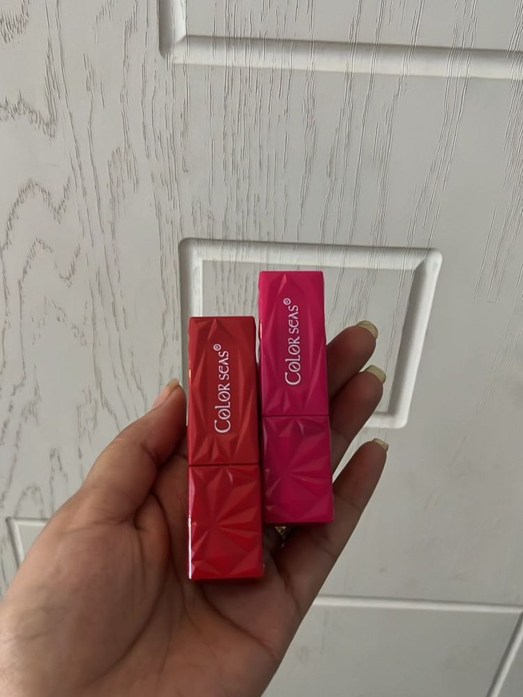 2 💄Color Seas Lipsticks - Red &amp; Pink