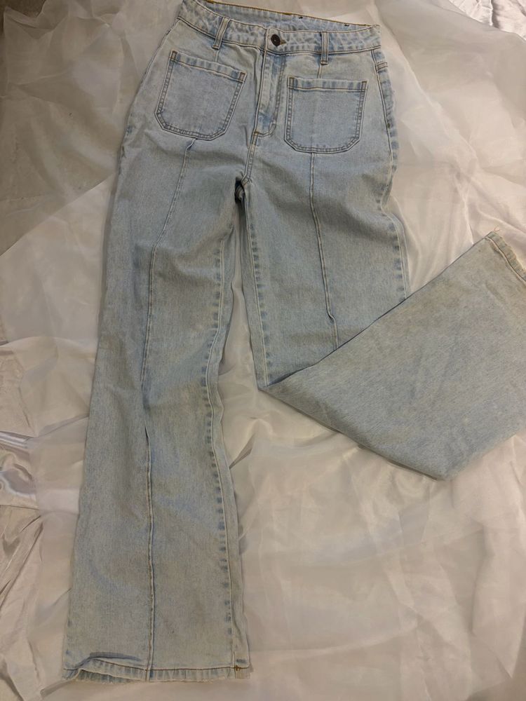 Light Wash 90s Flare baggy  Jeans