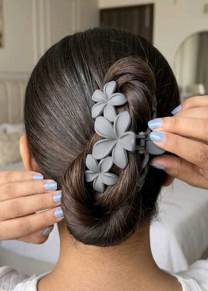 Stylish Grey Claw Clip