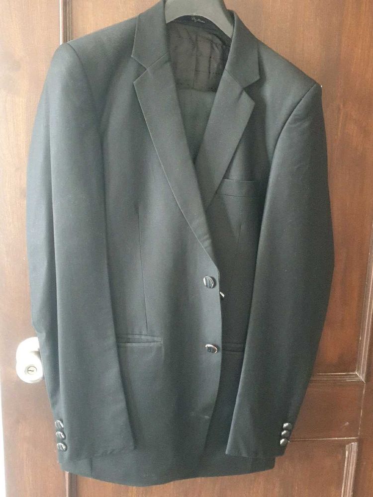 Classic Black Suit 42 size cot n 32 s pent