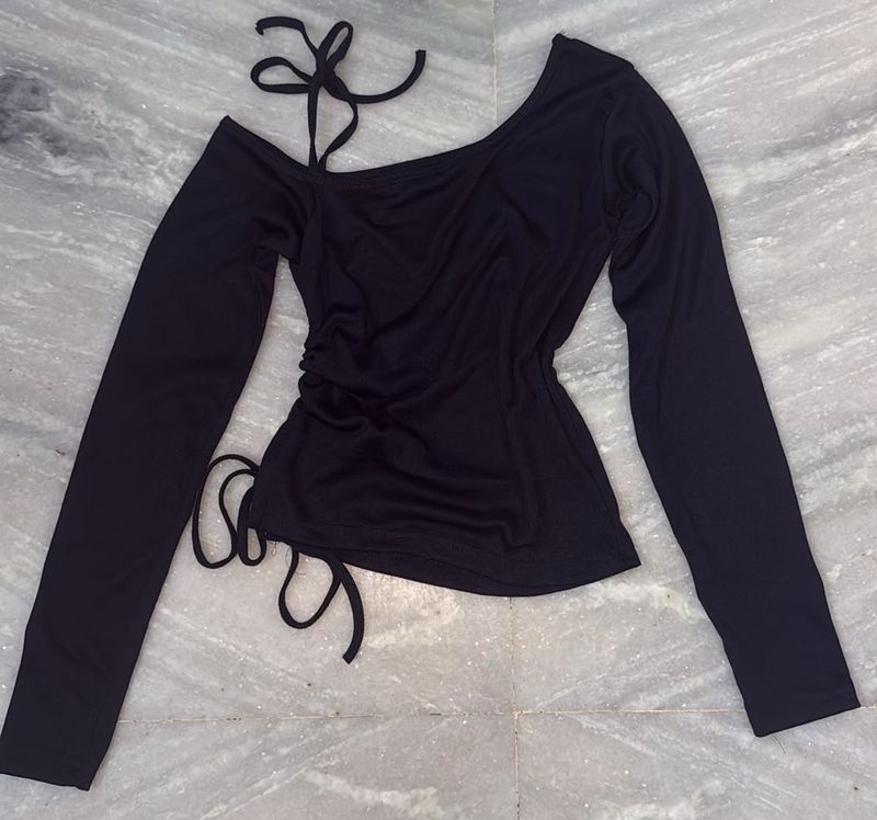 Chic Black One-Shoulder Ruched Top