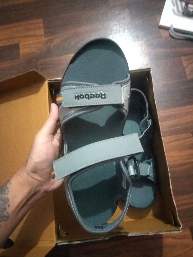 Reebok size 8 sandal