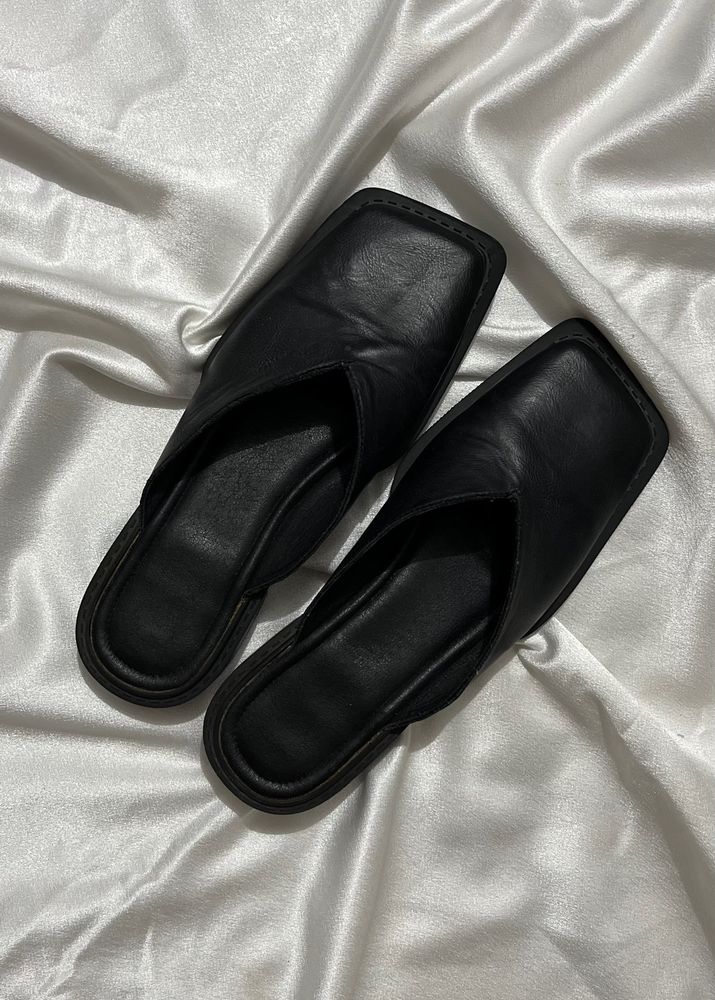 Black Slip on