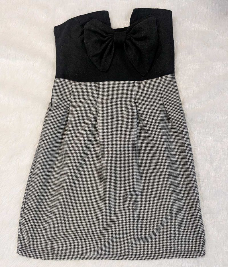 Chic Black &amp; White Mini Dress
