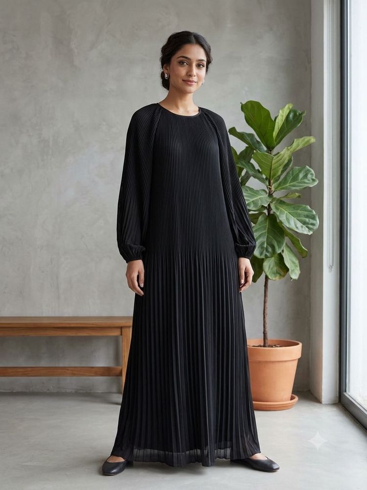 Elegant Black Pleated Maxi Dress