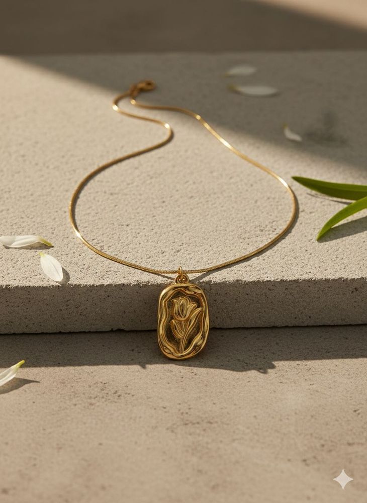 AntiTarnish | Gold Flower Pendant Necklace