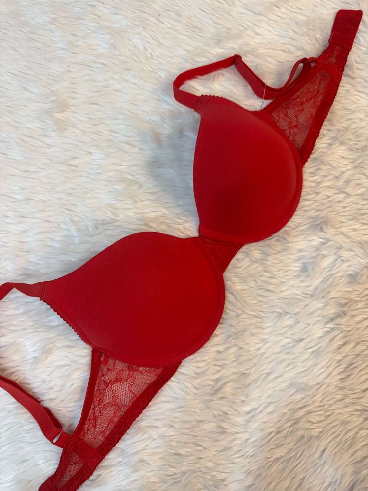 Red Lace Bra (NEVER WORN)