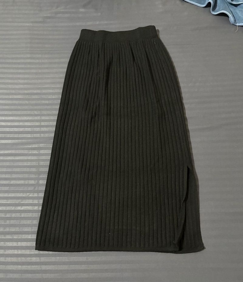 🖤Black Ribbed Midi Skirt